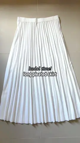 this long white skirt >>> #fyp #fypph #fashiontiktok #outfitideas #styletips #midiskirt #longskirtgirly #pleatedskirt 