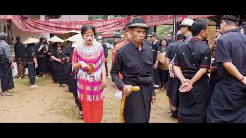 Sinematik Short Menerima Tamu Dalam Upacara Adat Rambu Solo' di Toraja #toraja #tiktok #fyp #tiktoktoraja #fyptoraja #viral #sinematik #sulawesiselatan #indonesia #adattoraja #torajaccreator 