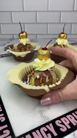 Replying to @user3249296178713 Ice cream cups 🍫🍦 No worms 🪱#cakedecorating #icecream #EasyRecipe #desserttiktok #hack #FoodTok 