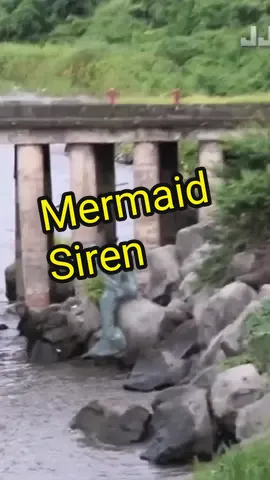 If real are these Mermaid's or Sirens #mermaid #siren #water #scary #friendly #fypシ゚viral #fypシ #caughtoncamera #spooky #viraltiktok #share Credit: On screen as I can't read it 