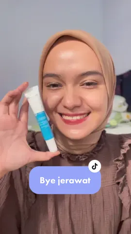 Bye kulit berjerawat! Jangan lupa rutin pake acne spot gel yaa! Nah ini cara yg benernya, pakenya cuma di area yg berjerawat, bukan di seluruh muka😉✨ #obatjerawat 