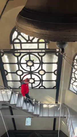 Tour por los campanarios de la Catedral junto a Turistik.  Ojo que este 15 de agosto es de las pocas veces en que se tocarán las campanas y podrías tener esa suerte. ✨ #santiagodechile #santiago #chile #city #capcut #WeekendVibes 