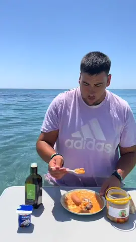 Ahora con el calor apetece una comida ligerita  Vídeo cedido por @patica1999  #playa #comida #habichuelas 