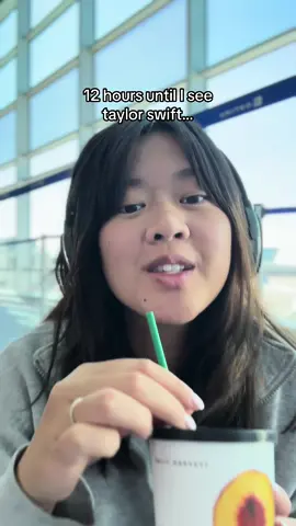 When @Daily Harvest surprises you and your bestie with a trip to LA to see @Taylor Swift 🥹🥹🥹 (btw I was too excited when she started ghe bridge to cruel summer i failed to get a perfect sync, SORRY) @Lisa :) #erastour #sofistadium 