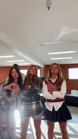 set funny at @Dhar Mann Studios 💗💖 with @Devon Weetly @Nina & Kylie | 🇩🇪🇬🇹🇺🇸  #dharmann #dance #dancetiktok #dancing#dharmannfam #dharmannstudios #dharmann #dharmannstudios #fyp #viral #dharmann #dharmannactors 