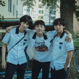 aquí esperando la segunda temporada de Weak Hero Class, ¿ya vieron esta serie? ¿Qué les pareció? créditos traduccion Park Jihoon Latino.  #weakheroclass1 #parkjihoon #choihyunwook #fypシ #viral #ost #ostkdrama #weakheroclass1edit 