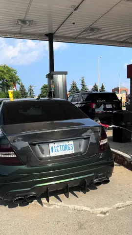 This has to be one of the most stressful things that can happen😅 #c63 #cartok #victorm10 #carsoftiktok ##fyp#foryou #fypシ #cop 