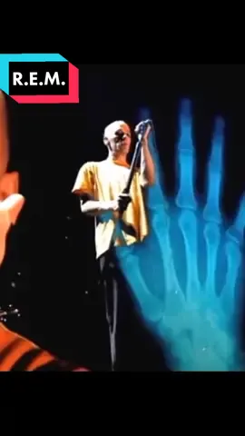 R.E.M. - Strange Currencies #live #music #rock #alternativerock #folkrock #collegerock #janglerock #postpunk #rem #usa #rockoli_n_roll #musicisoxytocin #rocknroll #classic #video #rockolclassic #rockoliandroll #rockolinroll #foryou #foryoupage #tiktok #tiktokmusic #fyp #musicvideo #longervideos #London #perte #parati #🤘😎 