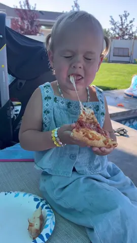 🍕🍕🍕 #toddler #toddlerslftiktok #mom #momtok #MomsofTikTok #pizza 