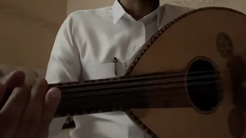 عند الموادعع .                                                      #محمد_عبده #اغاني #explore #عود #fyp 