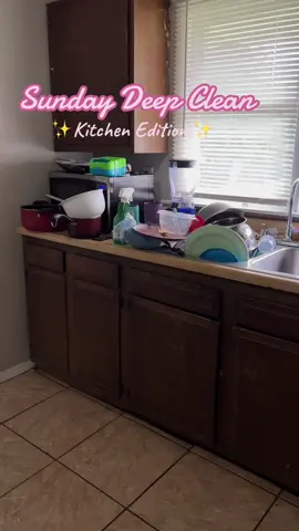 Clean with me ✨ im tired just watchung this lol happy sunday #CleanTok #MomsofTikTok #momtok #relatable #clean #cleaning