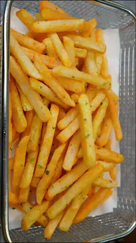 If you have potatoes at home, make this new potato chip recipe: Here are the ingredients that we need:  700g Potatoes;  1/4 teaspoon Salt ;  Cheese powder;  1tablespoon Coriander ;  3 tablespoons Cornstarch ; Boil potatoes 3 minutes;  Keep in the refrigerator for 12 hours;  Fry for 6 minutes;  Let cool for 30 minutes;  Fry again 3 minutes; #potatoes #potatoeseveryday #food #foodtiktok #yummyfood #cooking #potato 