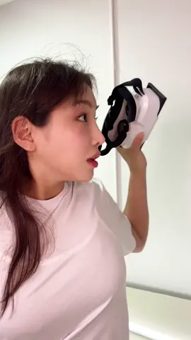 VR playing with me? #funny