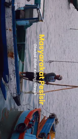 Masyarajat pesisir memiliki kebudayaan sendiri dalam pola kehidupan dan pencaharian. Dari berbagai budaya yang diciptakan justru memunculkan keunikan tersendiri bagi beberapa kelompok atau komunitas. Masyarakat pesisir mempunyai tradisi sendiri dalan melestarikan lingkungan pesisir walaupun dimasa sekarang ilmu pengetahuan dan teknologi berkembang cepat dan maju. #gresik #pesisir #masyarakatpesisir #nelayan #cinematic #fyp 