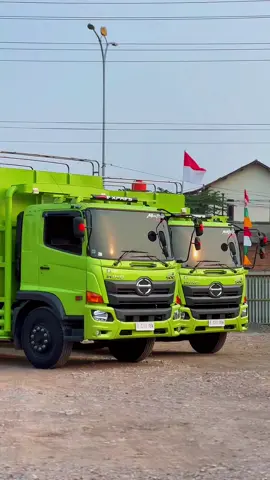 sih paling FM 280 JW 🤪🫶 #CapCut #fyp #fypdongggggggg #asmarakacau #spekngonten #dieselpower #hino #tronton #fm280jw #batubara #padang #lampungpride 