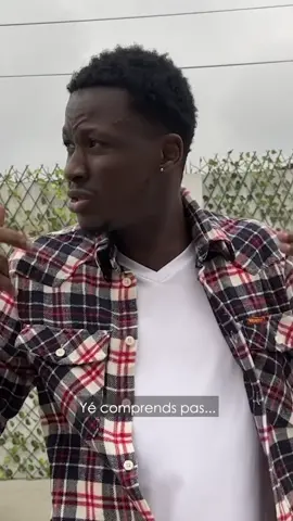 Je comprends pas 🤣😂 #rire #humour #comedie #cotedivoire🇨🇮 #burkinatiktok🇧🇫 #senegalaise_tik_tok #malitiktok🇲🇱 #videodrole 