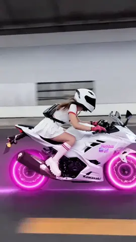 Do you like Kawasaki’s motorcycle? 💞 #motogirl #motorcycle #bikergirl #fypp #motorbike 
