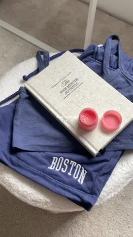 slow monday mornings >> #morningroutine #slowmorning #aestheticmorningroutine #pinterestaesthetic #pinterestinspired 