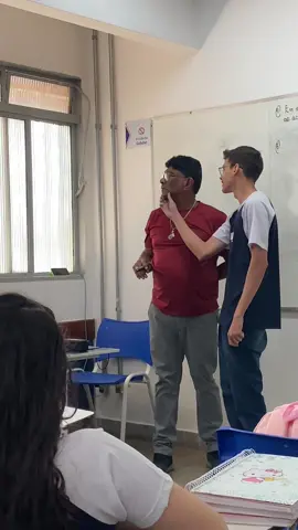 joao, o mestre do rizz #escola #ensinomédio #trendescola #fy #fyp #rizz #whitetee 