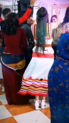 النفسية محتاجة عرس كيما هدا 😌💜👑 #اعراس_جزائرية #عرس #عرس_جزائري #❤️❤️ #راني_باغاك_انت #رقص_جزائري🥵🇩🇿 #رقص #foryoupage #fyp #viral# #je_taime#pourtoi #algeria #algerienne #tiktokdzalgerie#ambiance #تصميم_فيديوهات🎶🎤🎬 #🔥🔥 @je t'aime 💜 