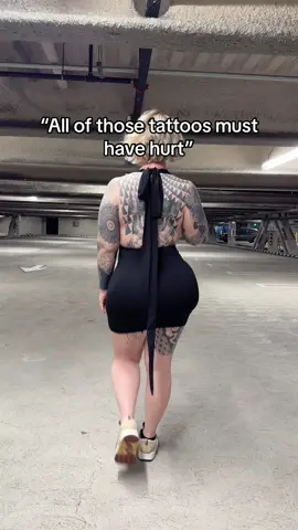 Sometimes you need a tattoo just to feel something 😅😅 #tattootherapy🖤 #heavilytattooed #parkinggarage #parkinggaragephotoshoot #spocom #sanasanacolitaderana 