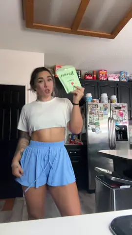 Go crush the day💚 @Bloom Nutrition #bloomnu 