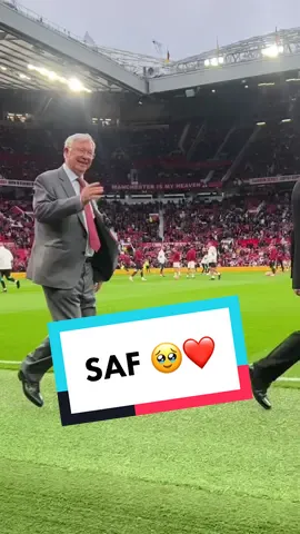 A walk The Boss has done before… 🤩 #MUFC #ManUtd #SirAlex #SirAlexFerguson #OldTrafford #PremierLeague 