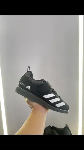 Adidas Powerlift 5 🏋🏽‍♀️ DSWT na tag 🏋🏽‍♀️ Leve e estável  🏋🏽‍♀️ Ventilação na parte superior 🏋🏽‍♀️ Ajuste de velcro e cadarço  🏋🏽‍♀️ Entressola reforçada para maior estabilidade  🏋🏽‍♀️ Solado emborrachado e plano  🏋🏽‍♀️ Fabricado com pelo menos 50% de materiais recicláveis  🏋🏽‍♀️ Calcanhar com drop de 34mm #adidas #adidaspowerlift #weightlifting #weightlifter #oly #olyshoes #sneaker #sneakerhead #fyp #foryou