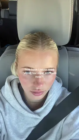 Low key scared this is gonna make all my lashes fall out?? #aquaphor #mascara #mascarahacks #mascararoutine #lashes #lashestutorial 