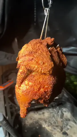 El #PolloFritoEntero quedo con el fundillo quemaito pero salio bien 😋 #WholeFriedChicken #KoreanFriedChicken 