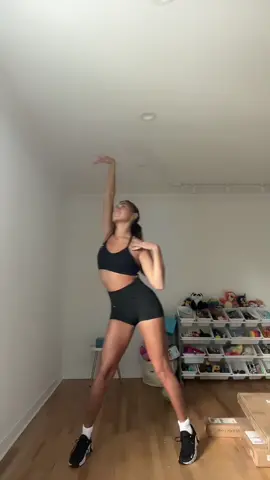 Finally after seeing this dance 1000x times on my fyp i did it #fyp #whipit 