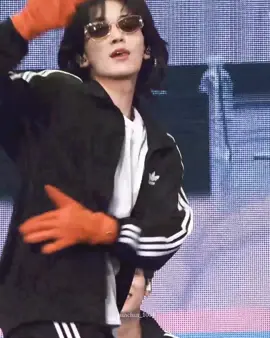 Jeonghan is so underrated dancer🥹 Iconic dance cover😫 #seventeen #jeonghan #yoonjeonghan #carat #fyp 