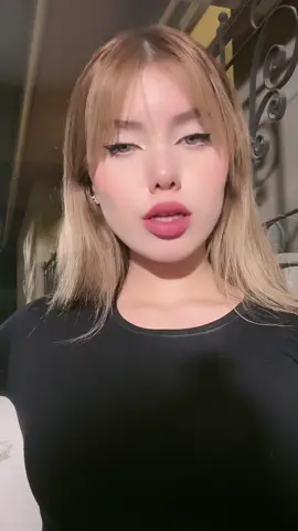 mamaaa, por que no me sacaste con ojos azules 😢