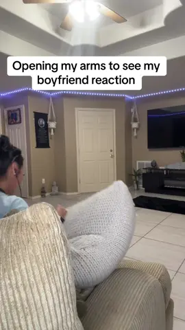 How good was his reaction? #fyp #couples #coupletiktok #funny #relatable #couplescomedy #relationshipgoals #hugs #Love #husbandwife #marriagehumor #girlfriend #chrisandcrystal  