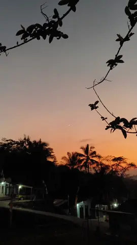 indah pada waktunya itu nyata😀#mentahan #galaubrutal🥀 #fypシ #galaubersamasadvibes #otwjawa #ketenangan #magelang24jam #sadstory #sunrise #vibeskota 