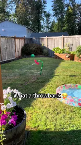 Who else had a Crazy Daisy growing up?? 😂🌸 #summertime #sprinkler #crazydaisy #90sbaby 