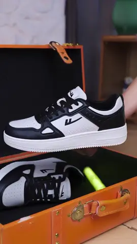 Comfortable sneakers, fashionable couple shoes, both men and women can wear ❤️ Yellow bag order #sneakers #nikeshoes #shoes #womenshoes #fashion #tiktok #2023 #coupleshoes #popular #lover #casualshoes 