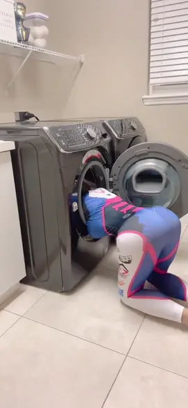 Please keep chat content overwatch related ty #fyp #meme #funny #overwatch #cosplay 