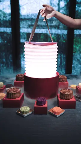 🌟 Giveaway 🌟 ​   Illuminate your joyful reunions with the glorious spread of mooncakes from Feng Shui Inn this Mid-Autumn Festival! Take your pick – from classic traditional mooncakes or innovative flavours wrapped in snow skin, there will be one suited to your palate. ​   With the hope to spread more joy, we have prepared three sets of 8 Mini Snow Skin Mooncakes to be given away on Instagram. 3 easy steps to participate - ​   1. Follow @rwsentosa and @fengshuiinnrws ​on Instagram.  2. Like this post and share it on your Instagram story.​ 3. Comment tagging 2 of your friends below who you'd like to enjoy the mooncakes with and why. ​   3 lucky winners will be selected based on most creative answer, to win 1 mooncake set each. Giveaway submission closes on 31 Aug 2023, 2359h. ​   Early bird privileges are still available - head to www.rwsentosa.com/en/promotions/restaurants/mooncake-2023 to find out more.