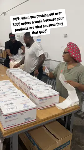 That BODY GLAZE moving so heavy I’m starting to re evaluate my life right now lol…. 