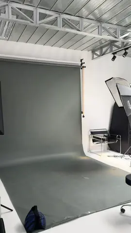 A quick walk through of our studio! We are located in Marikina City, come check our space for your next shoot 🖤📸 #photostudioph #photostudiomanila #studioph #studiomnl #creativestudios #contentspace #contentcreation #shootph