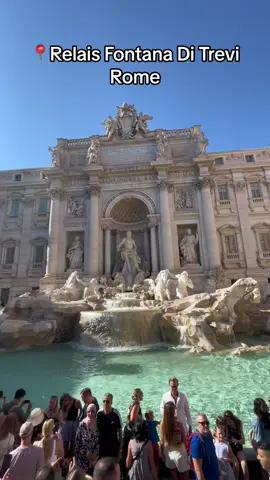 Hidden rooftop bar overlooking the Trive Fountain in Rome.. location at the end  #italy #rome #trevifountain #rooftopbar #hiddensecret 