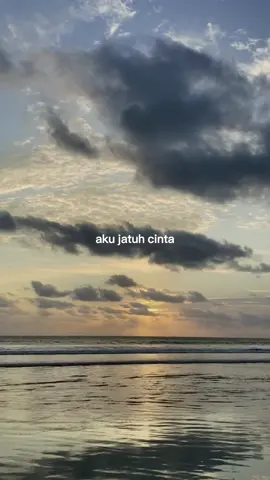 makasih udah nemenin aku yaa ❤️❤️ #ourplaylists 