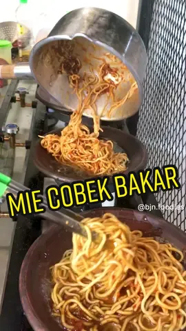 Pecinta mie wajib cobain  #bjnfoodies #kulinerbojonegoro #bojonegorofoodies #mie #miepedas #miebakar #lapar #gagaldiet #makanananpedas