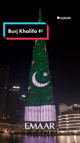 🇵🇰 The world's tallest building lights up with Pakistan's flag to celebrate the country's 76th Independence Day. #pakistani_tik_tok #pakistan🇵🇰 #pakistanzindabad #pakistantok #pakistanitiktok 