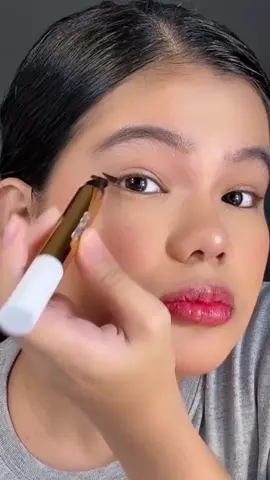 Very convenient for beginners👍#otwoo #otwooph #otwoophbeauty #makeup #makeuptutorial #beautytips #eyemakeup #Eyeliner #waterproof 