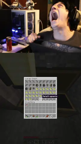 maybe i got a little TOO hyped over this raid😳😳 #Minecraft #minecraftmemes #rust #rustgame #raid #funny #meme #gaming #sound #barrier #creebus 
