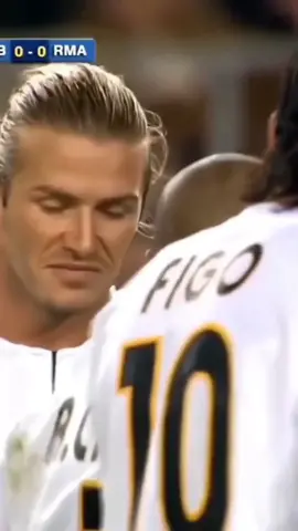 El tiro libre de Roberto Carlos fue tan fuerte que el portero no llegó a ver que el balón  entró a portería, el pensó que el balón había salido fuera del campo  #realmadrid #robertocarlos #davidbeckham #españa #barcelona #skills #deportesentiktok #goles #paratii 