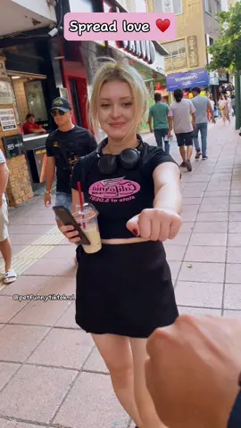 Spread love ♥️ #reels #explorepage  #trend #funnyvideos #funny #trendingvideo #videovui #trendingtiktok #tiktokfrance #viral #vlogs #Vlog #troll #trollstreet #prank #happy #pranks #smile #haha #drole #funny #videofunny #videodrole #Tiktokdrôle #FunnyTikTokvideos #vidéosdrôles #happy #smile #tiktokusa #foryou #fyp #spreadlove 