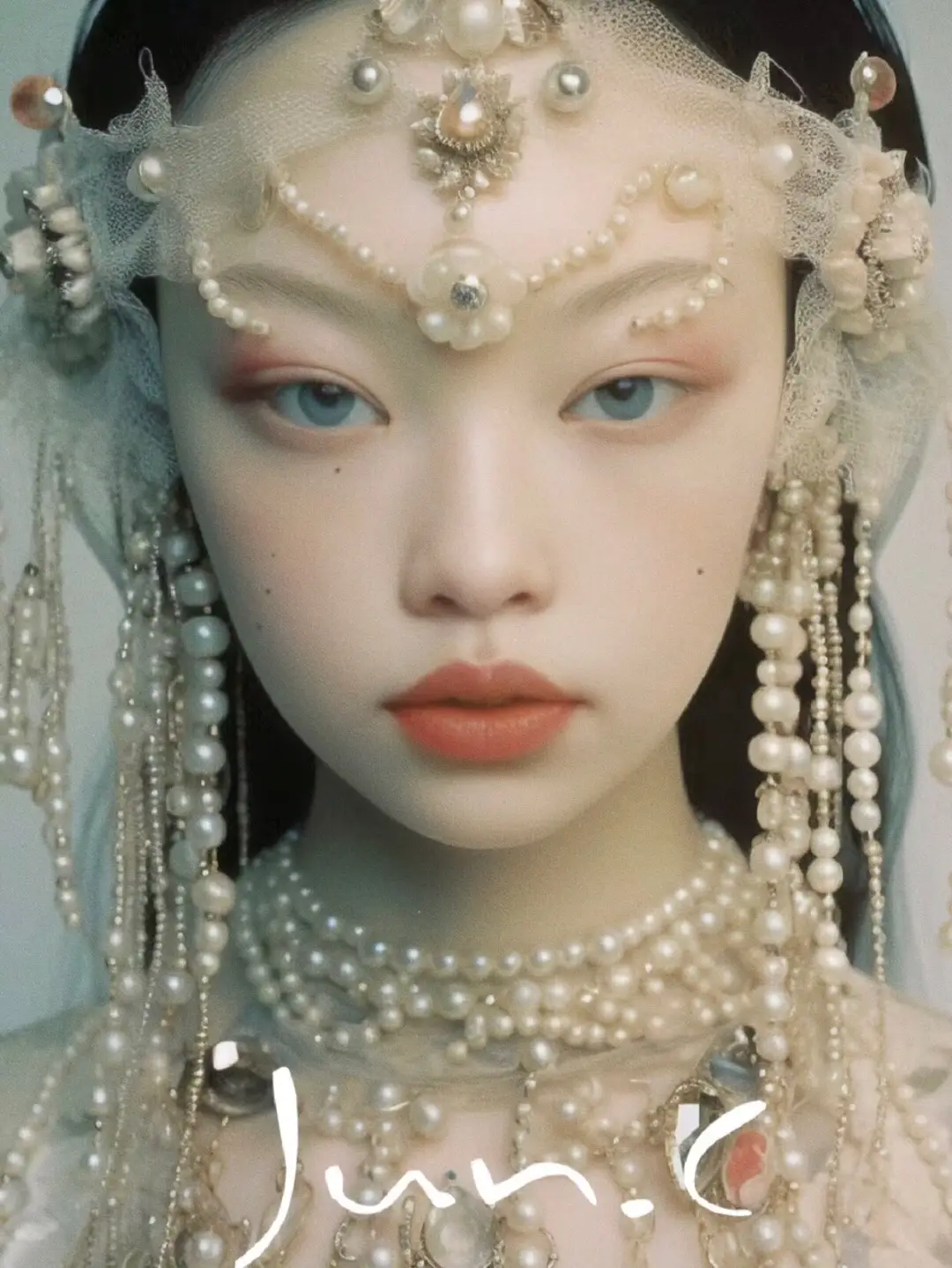 I thought I was looking at the wrong person, but when I noticed the position of the moles on her face, I became even more convinced that it was Faaaariii_ . #faaaariii_ #fyp #fypシ #viral 